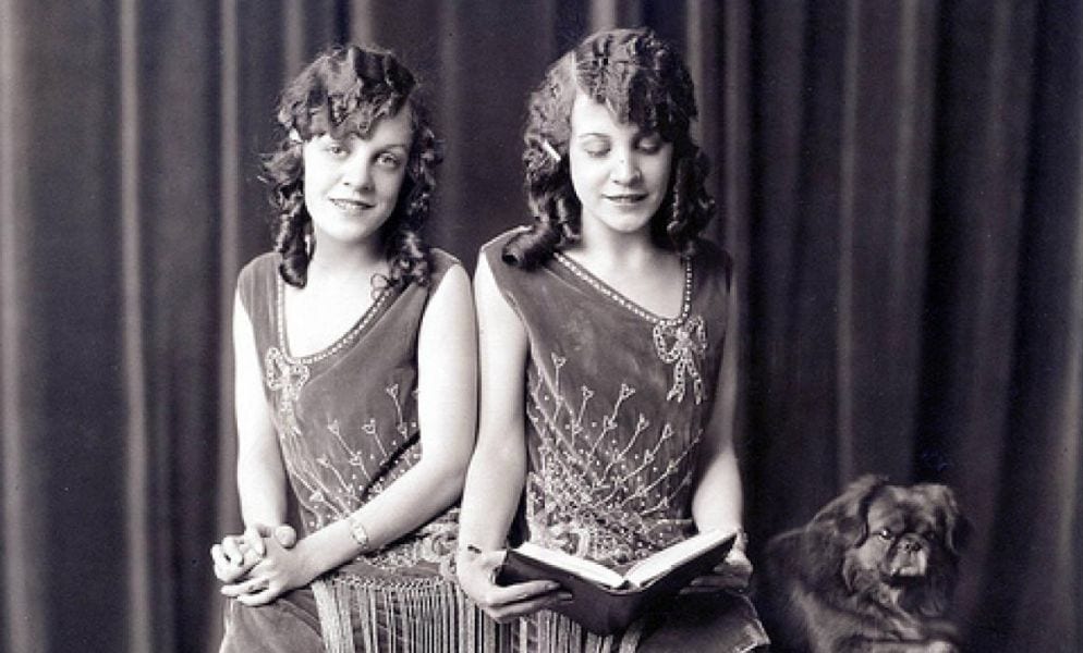 Daisy e Violet Hilton: la vera storia delle gemelle siamesi