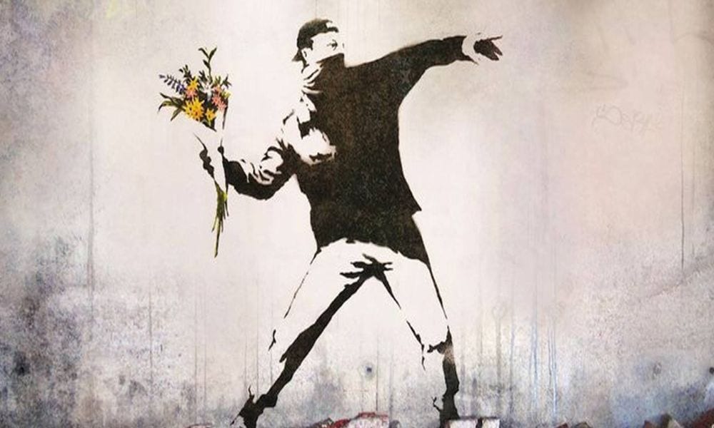 Banksy, filmato il suo volto. Ma l'identità dello street artist resta un giallo