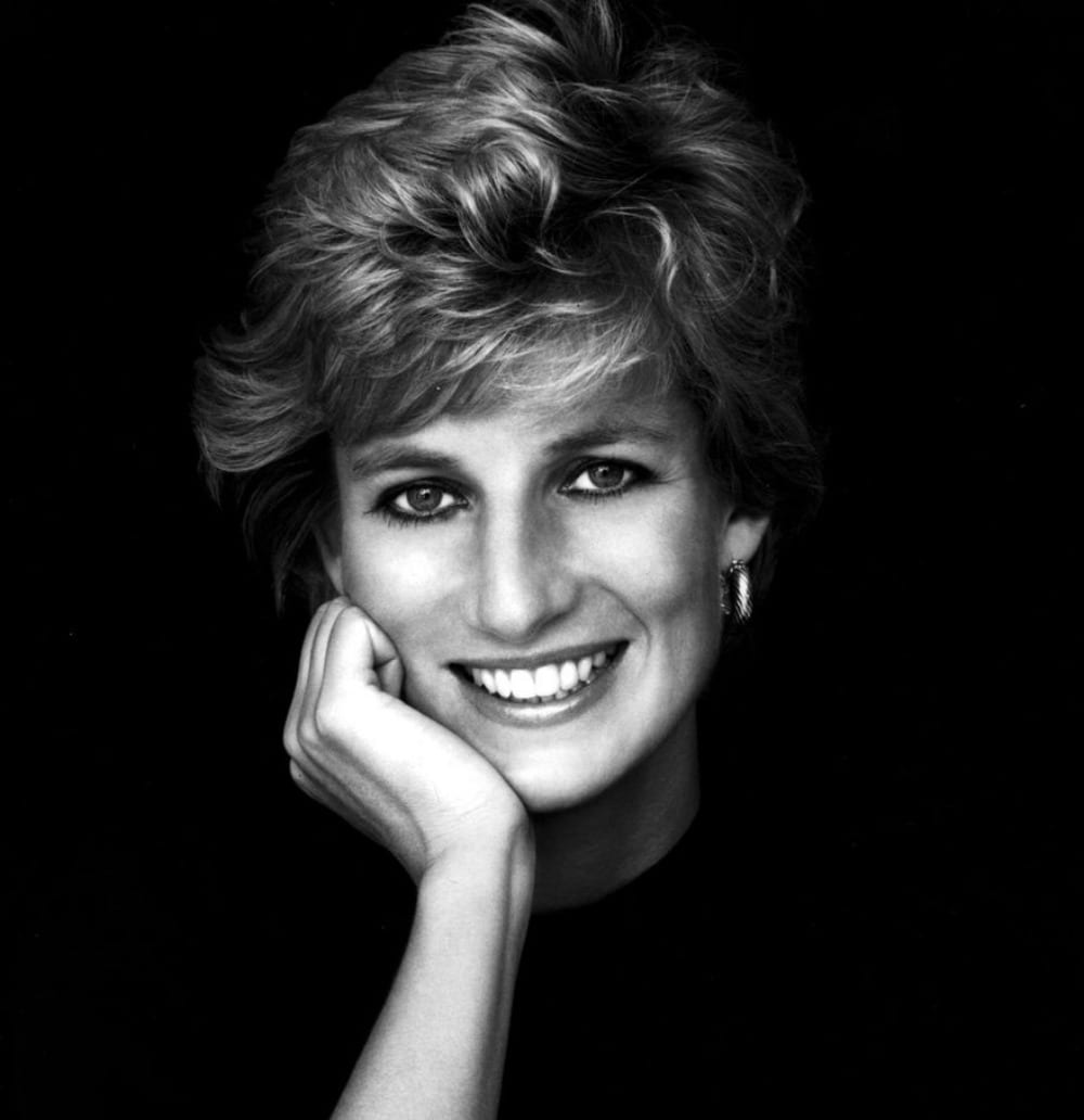 Nuovi inquietanti dettagli sull’incidente che causò la morte di Lady Diana, le foto della macchina