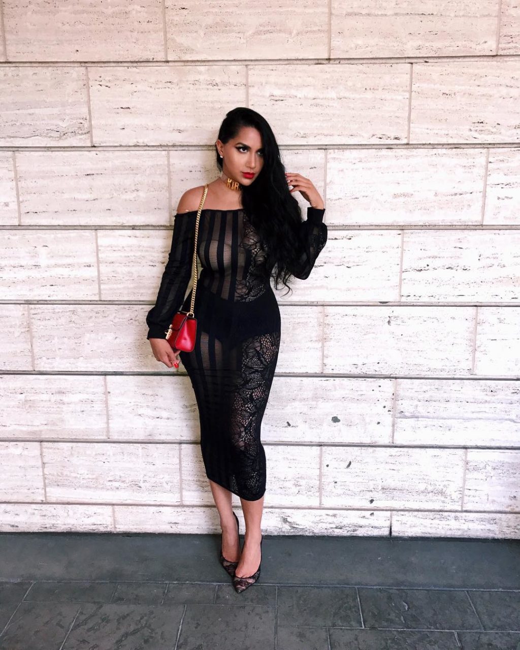 Maxi ricatto a luci rosse: la Kardashian indo-canadese arresta a Venezia