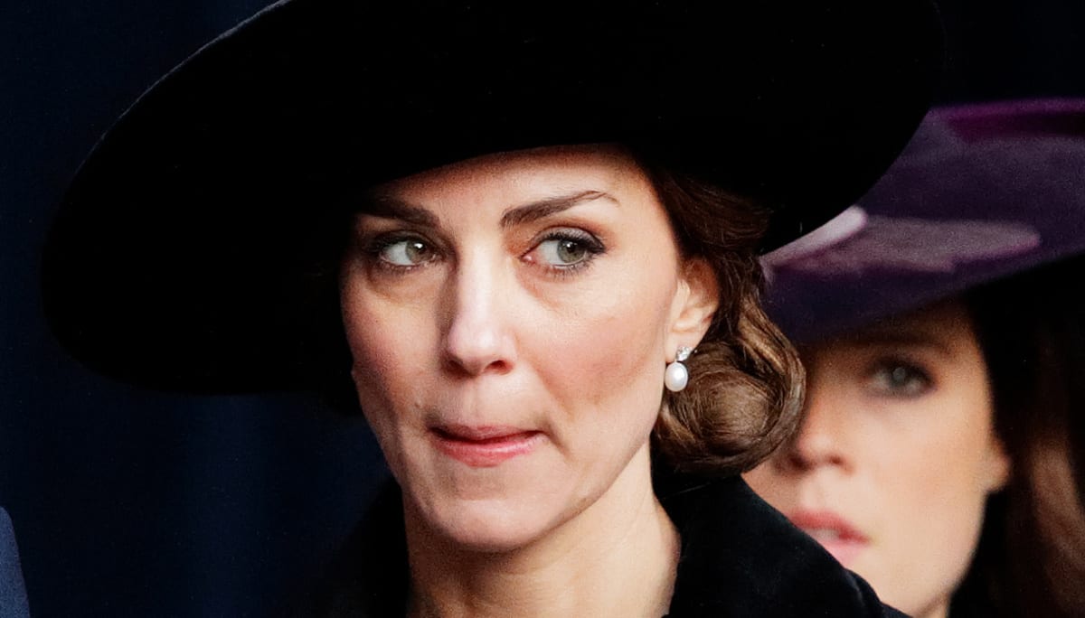 Tensioni tra i Windsor, Kate Middleton furiosa con Harry e mette in guardia la Regina Elisabetta