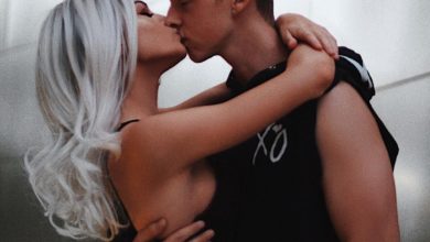 Star di Instagram sbaglia tasto e fa sesso in diretta col fidanzato