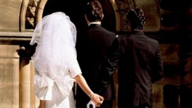 Sposo si vendica della moglie: mostra agli invitati il video del tradimento