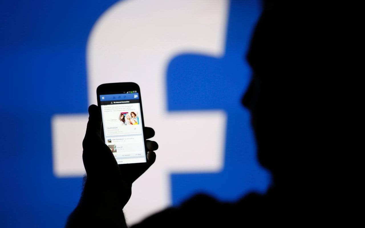 Facebook, la richiesta shock agli utenti: "Mandateci le vostre foto nude"