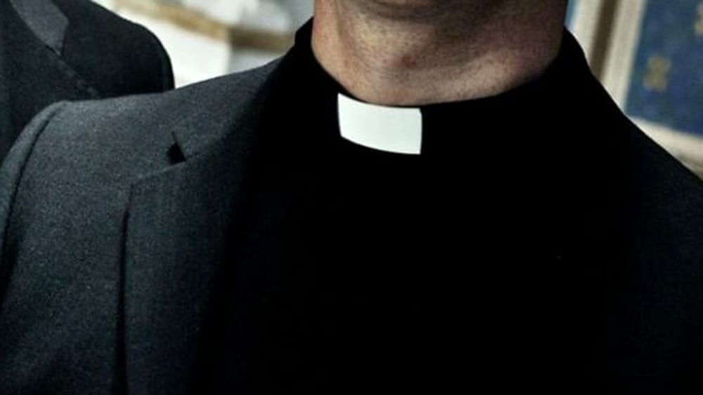 Ricatto Hard al prete: “Vogliamo 20mila euro o pubblichiamo il filmino porno”