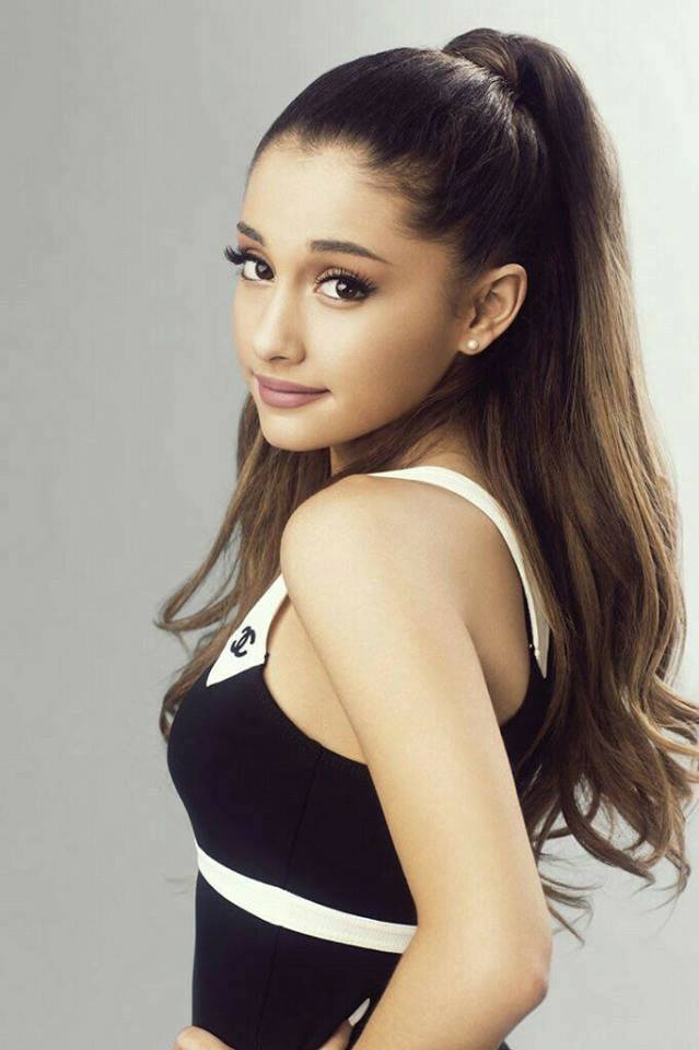 Ariana Grande è diventata un'icona, un anno dopo l'attentato di Manchester