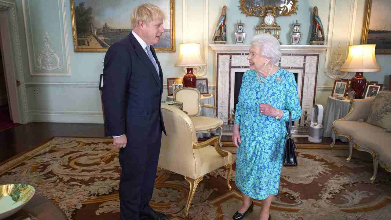 Regina Elisabetta Boris Johnson premier