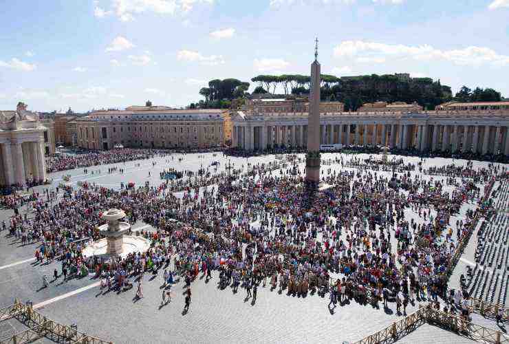 Angelus Piazza San Pietro