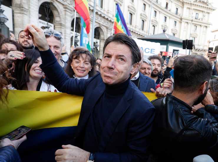 Giuseppe Conte alla manifestazione contro la guerra in Ucraina, il 5 Novembre 2022 a Roma