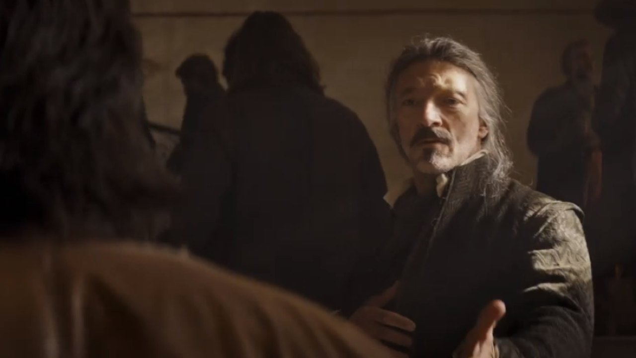 Vincent Cassel in una scena tratta dal trailer de I tre moschettieri - D'Artagnan (screenshot dal trailer) - VelvetMag