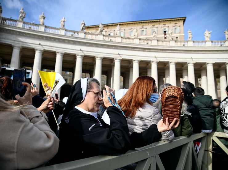 Piazza San Pietro in occasione dell'Angelus domenicale