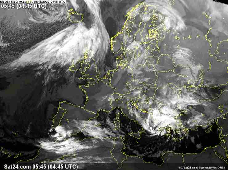 Nuove perturbazioni meteo sull'Europa. Nubi anche per oi giorni dell'Immacolata