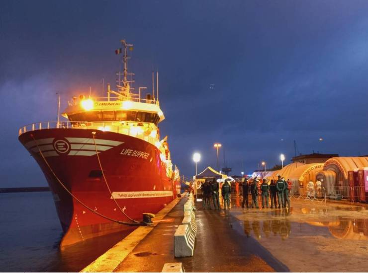 Migranti sbarcati a Livorno