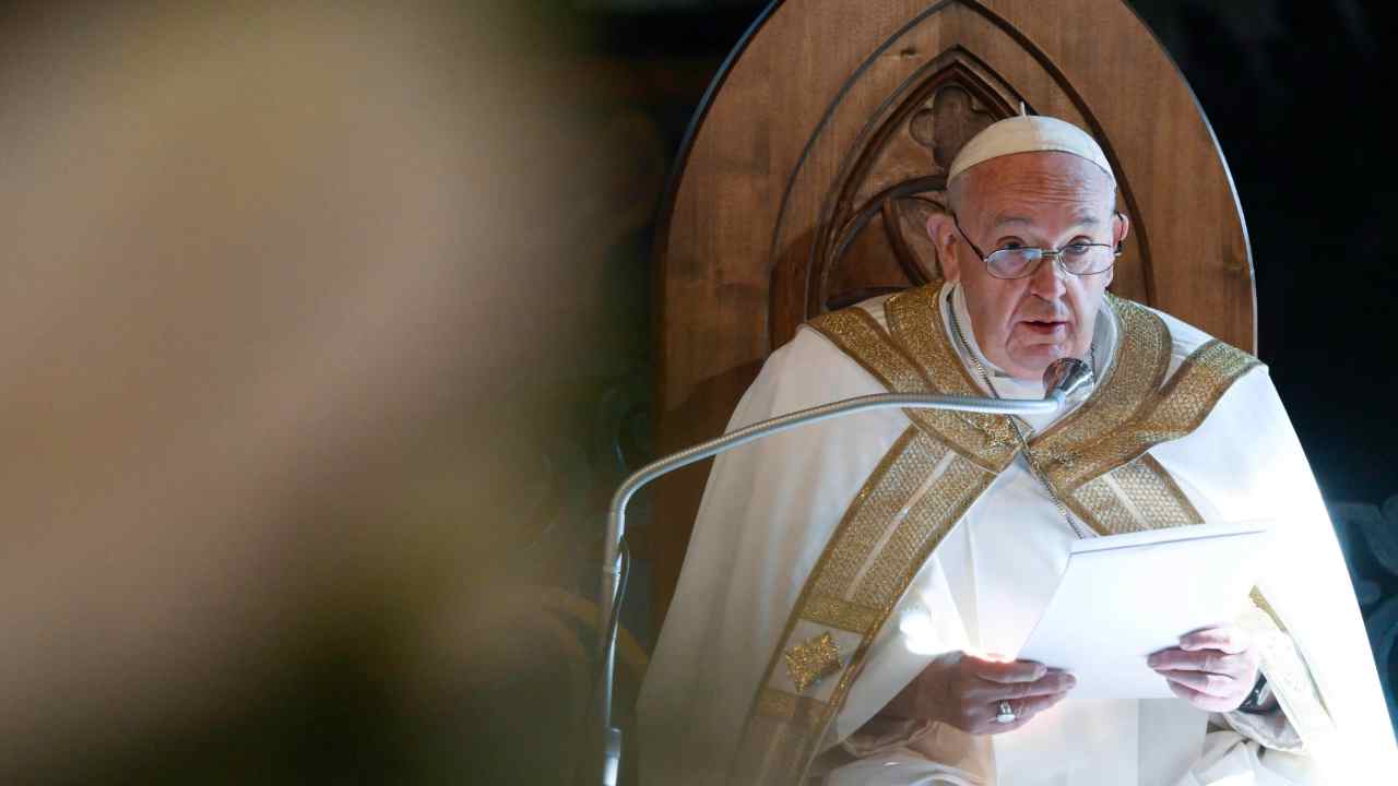 Papa Francesco ad Asti il 20 novembre 2022 durante la sua visita nei luoghi di origine della sua famiglia