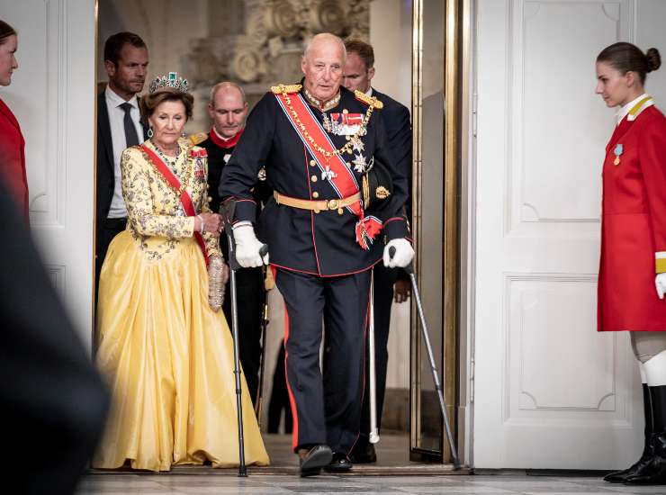 Re Harald di Norvegia ricovero