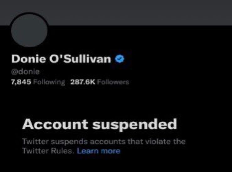 L'account di uno dei cronisti statunitensi bannati da Twitter. Il fatto ha scatenato polemiche sui social e non solo