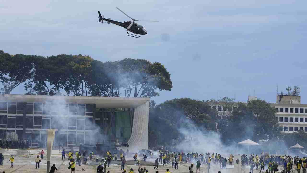brasile assalto palazzi presidente