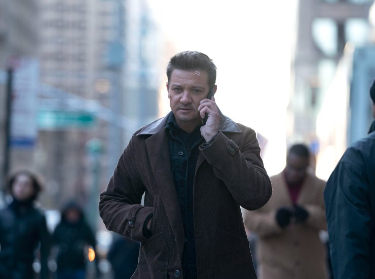 Jeremy Renner è Occhio di Falco (Hawkeye) nell'omonima serie Marvel (Ph. ANSA) - VelvetMag