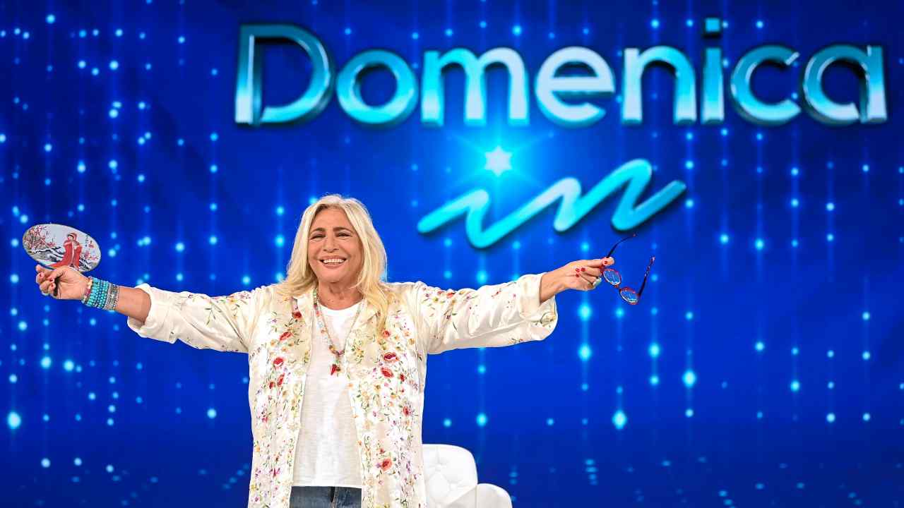 Mara Venier conduttrice di "Domenica In" su Rai Uno ospiti e anticipazioni 8 gennaio 2023