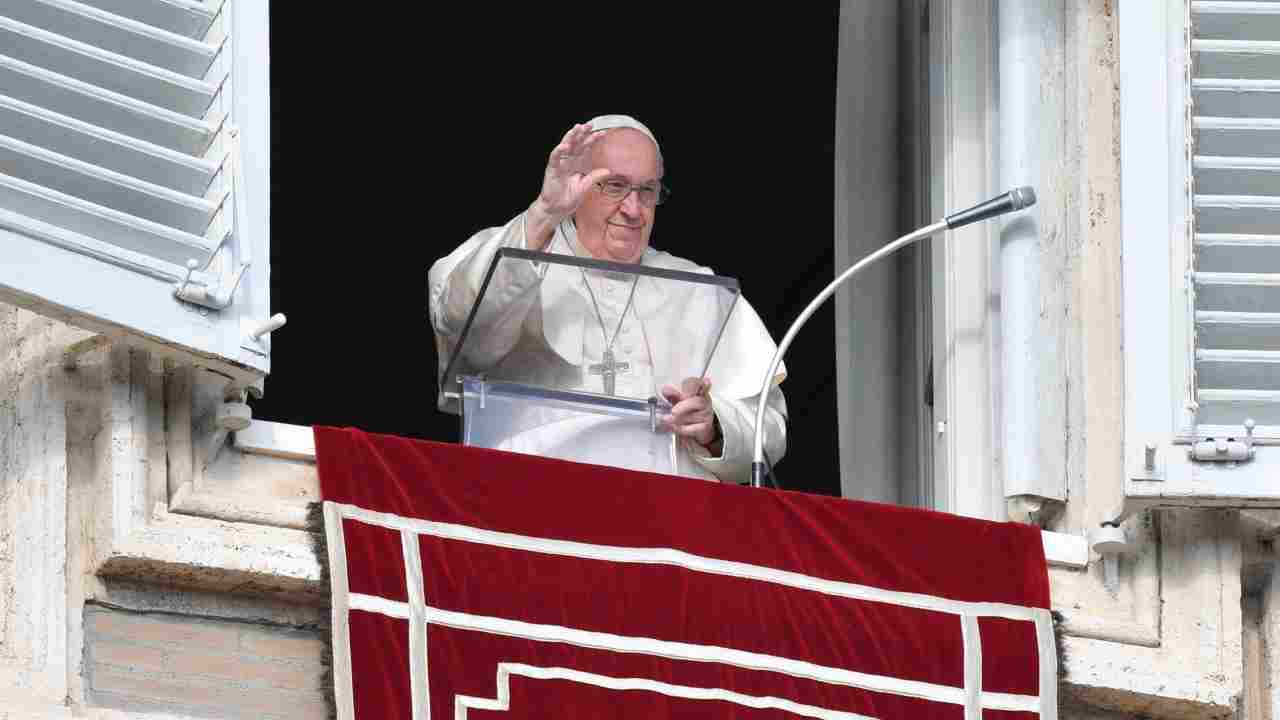 Papa Francesco durante l'Angelus di Capodanno