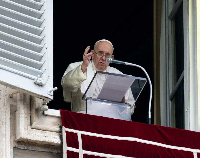 Papa Francesco, Angelus in Piazza San Pietro