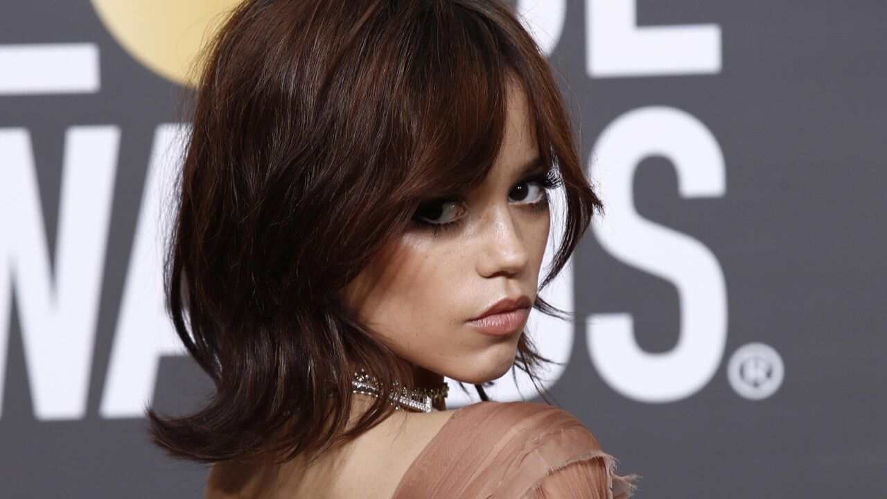 wolf cut jenna ortega