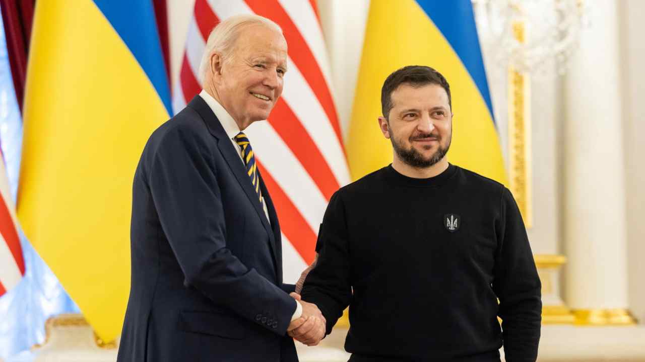 ucraina 20 febbraio biden zelensky