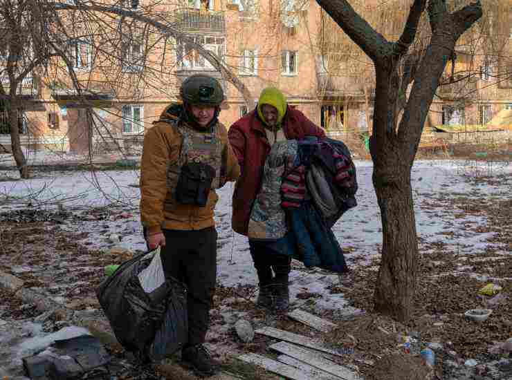 evacuazione civili bakhmut ucraina