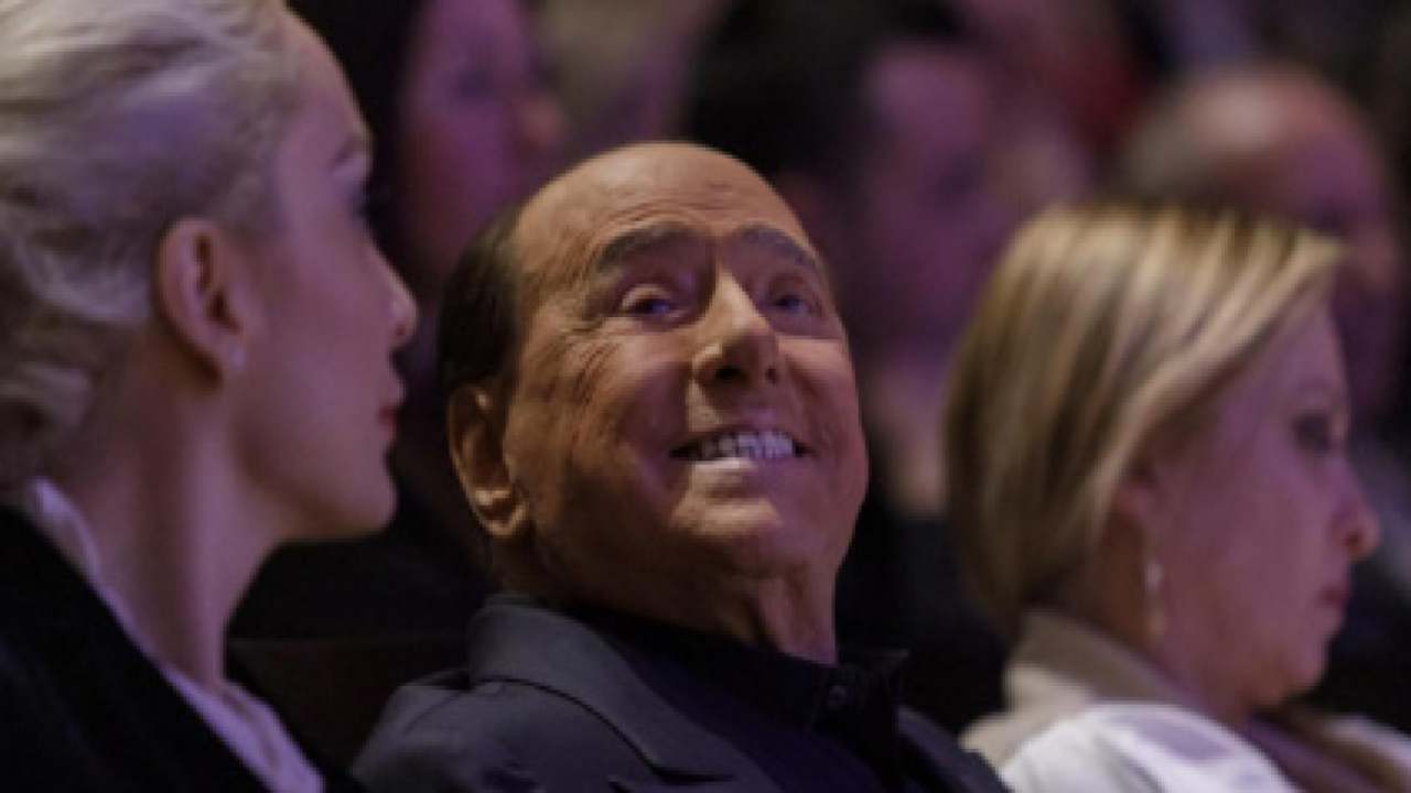 Berlusconi diventa un musical: satira corrosiva in scena a Londra