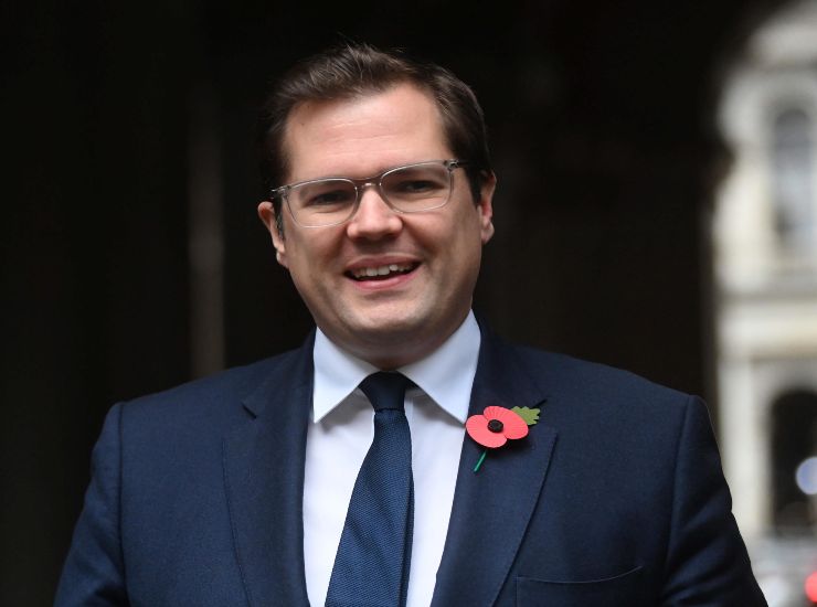 robert jenrick ministro visto eta