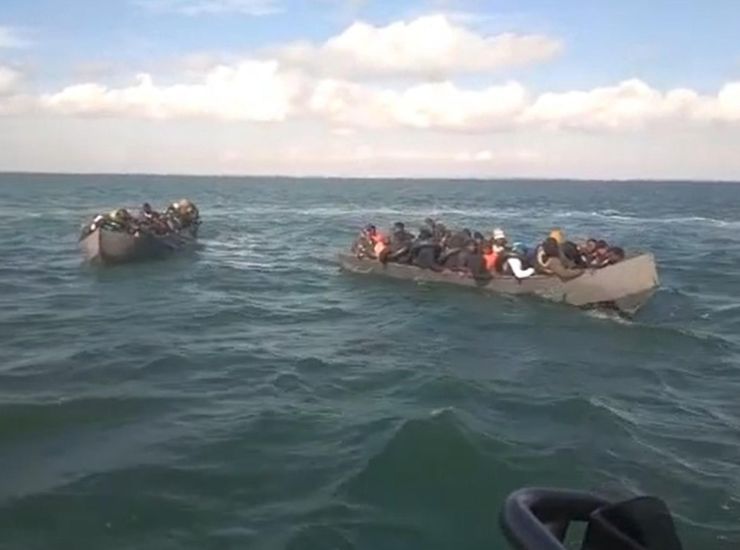 migranti tunisia italia barchini