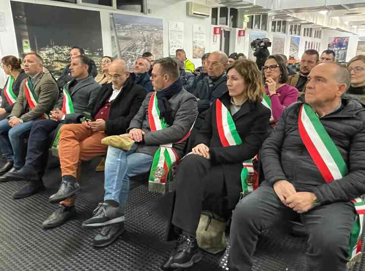 fabbrica portovesme sulcis sindaci
