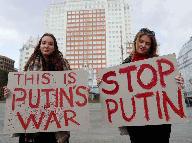 protesta contro putin madrid 