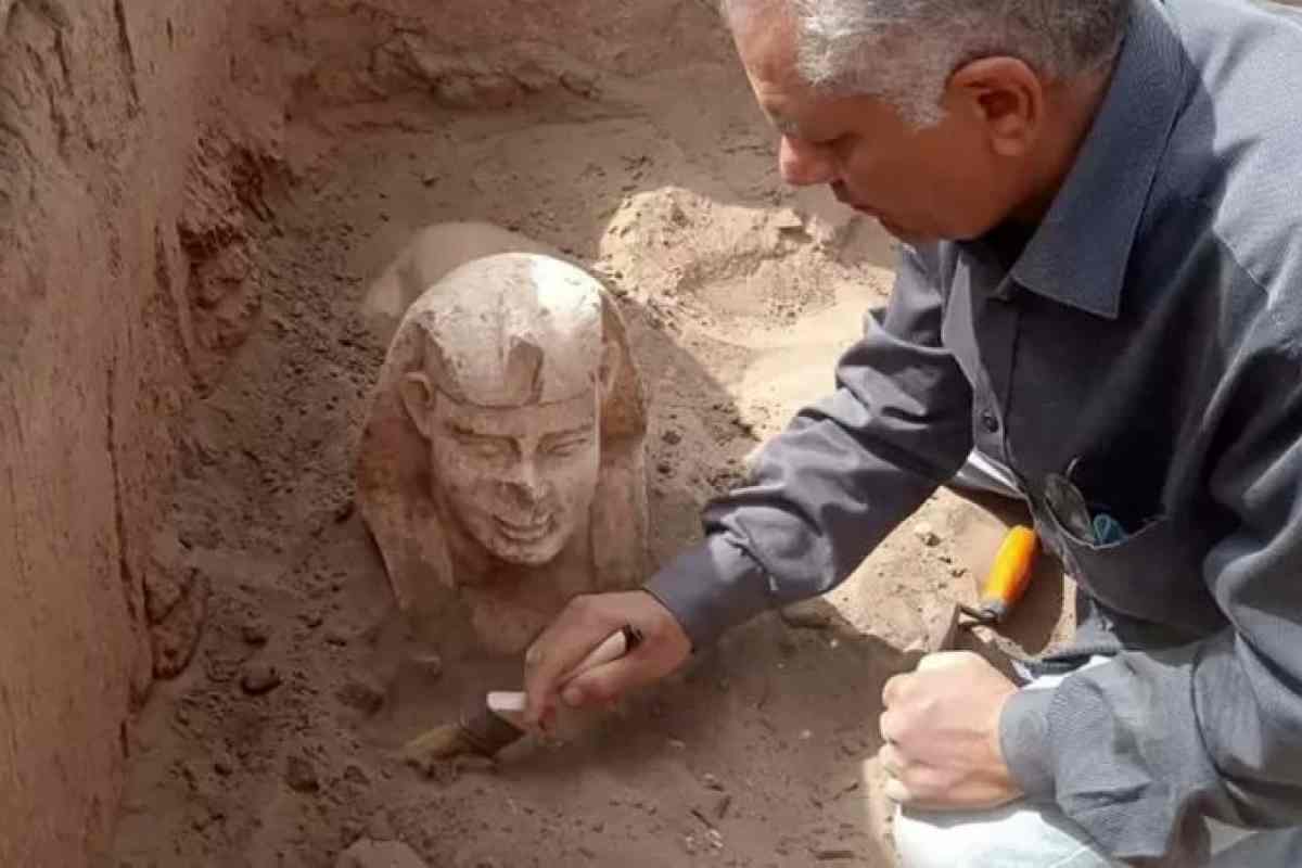 Piccola Sfinge trovata in Egitto