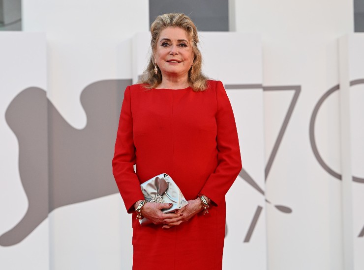 Cannes 2023, il volto di Catherine Deneuve sulla locandina