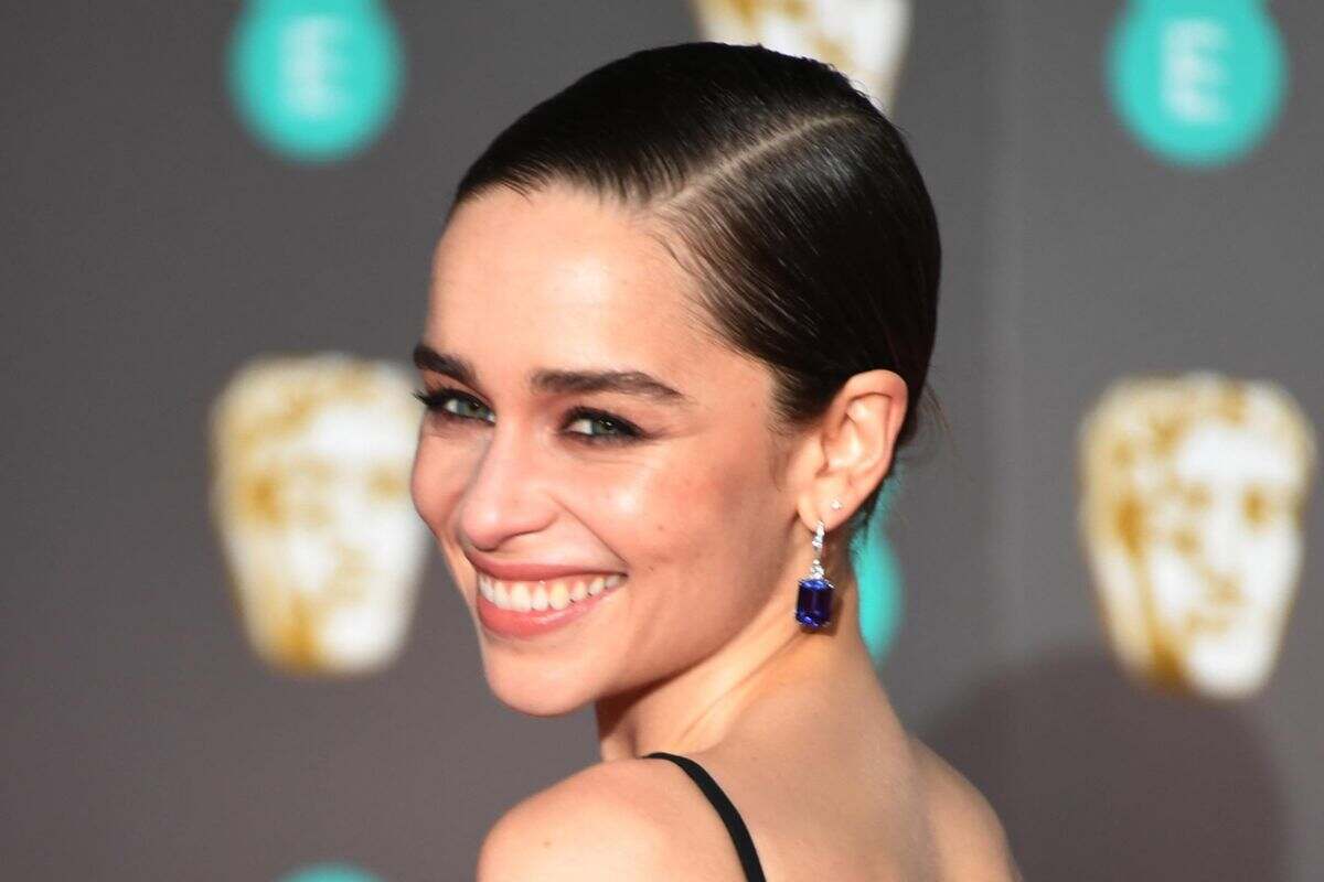 Emilia Clarke crema solare