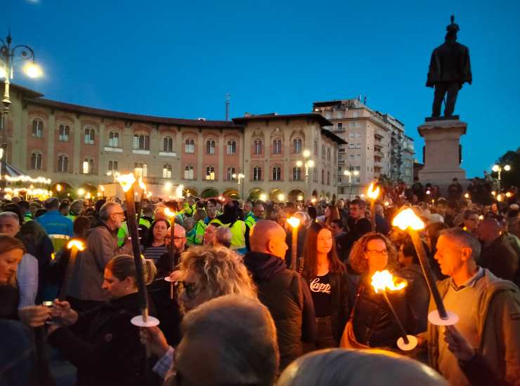 corteo fiaccole pisa barbara capovani