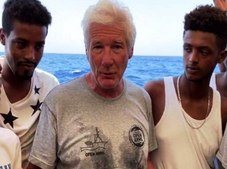 richard gere migranti profughi 