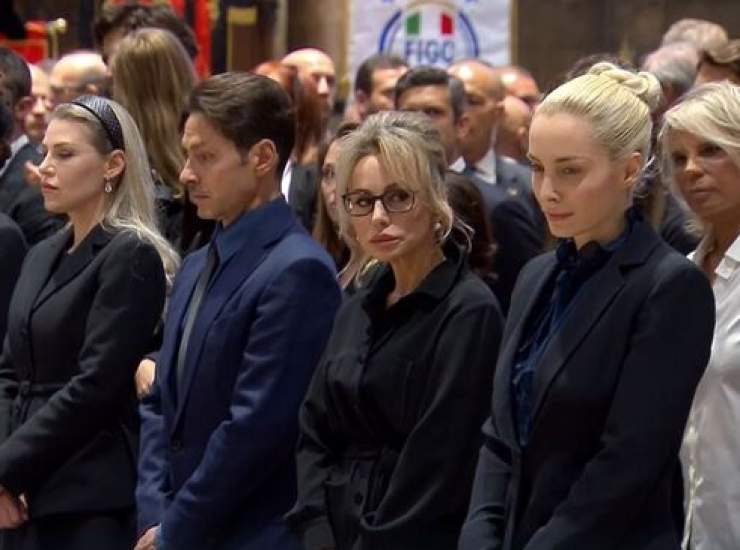 silvio berlusconi funerali duomo familiari