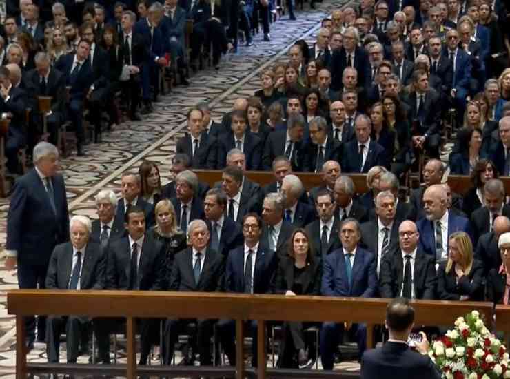 silvio berlusconi funerali duomo milano mattarella