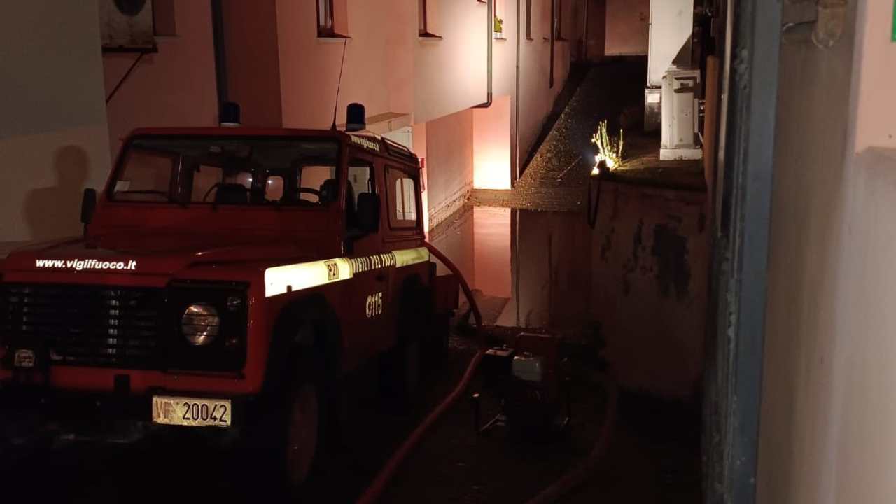 Maltempo: bomba d’acqua a Macerata, situazione ancora difficile in Romagna
