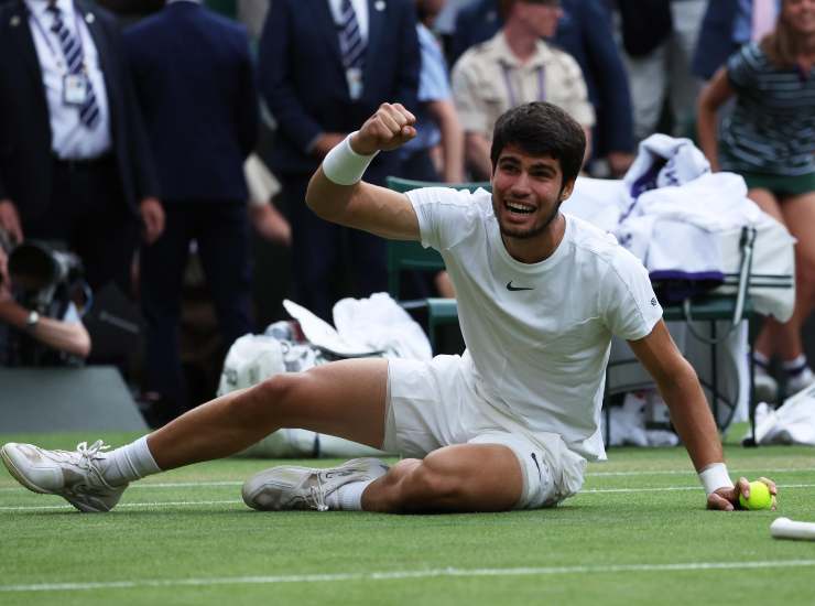 Carlos Alcaraz vince Wimbledon 2023 contro Novak Djokovic