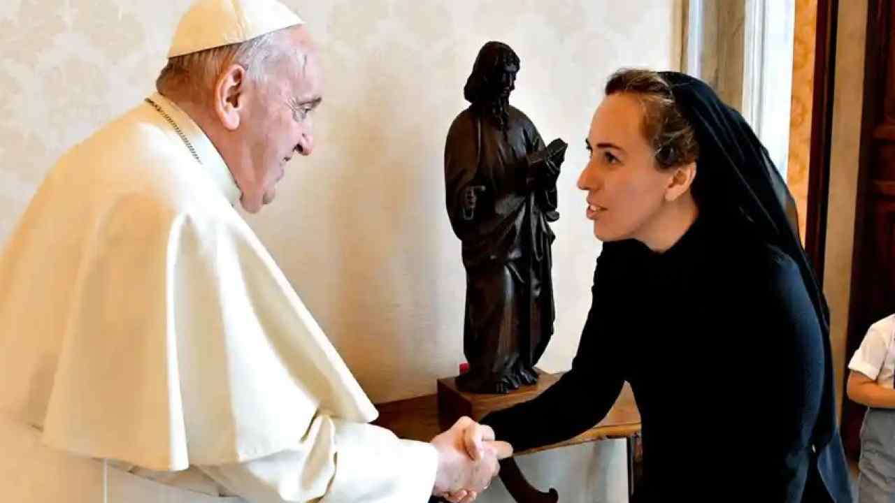 stella assange papa francesco vaticano 30 giugno 2023
