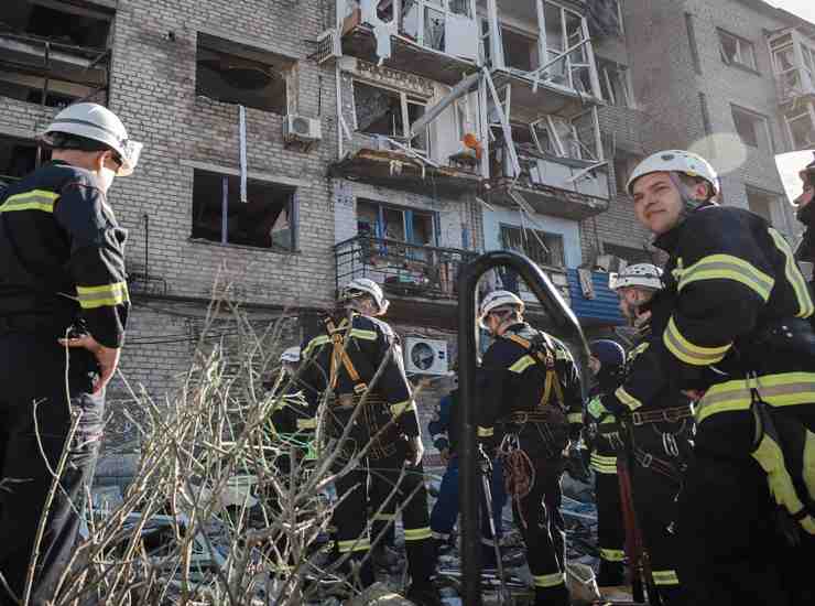 ucraina soccorsi bombe edifici