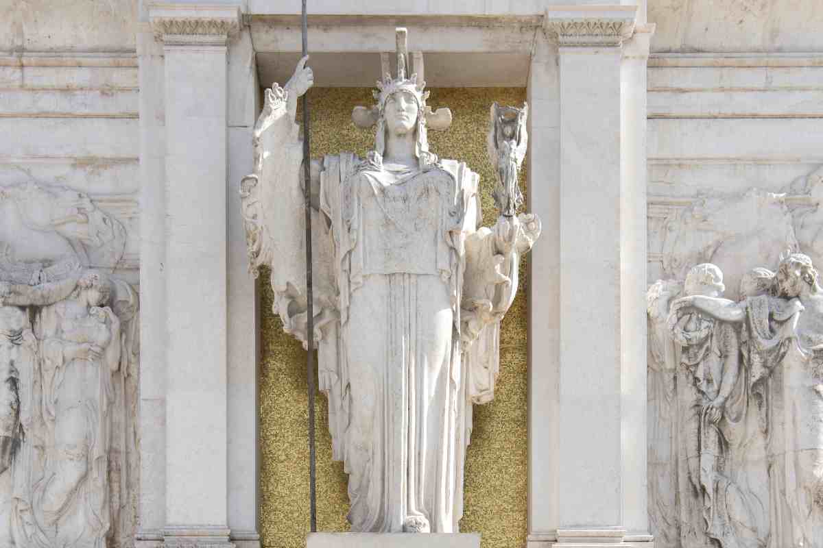 “La Dea Roma e l’Altare della Patria”: la mostra al VIVE