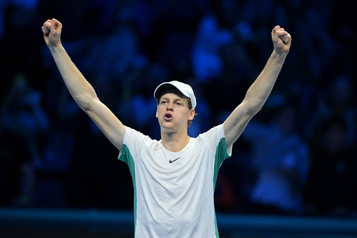 Jannik Sinner vittoria contro Holger Rune girone verde Atp Finals qualificato semifinale