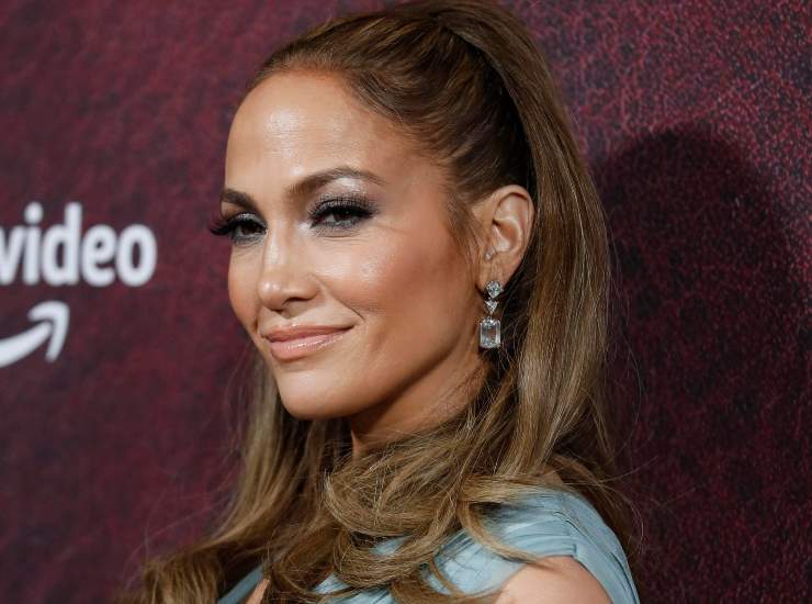 Il bacio della donna ragno con Jennifer Lopez: cosa aspettarsi