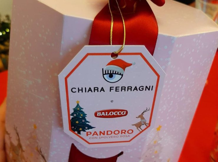Chiara Ferragni Pandoro Balocco