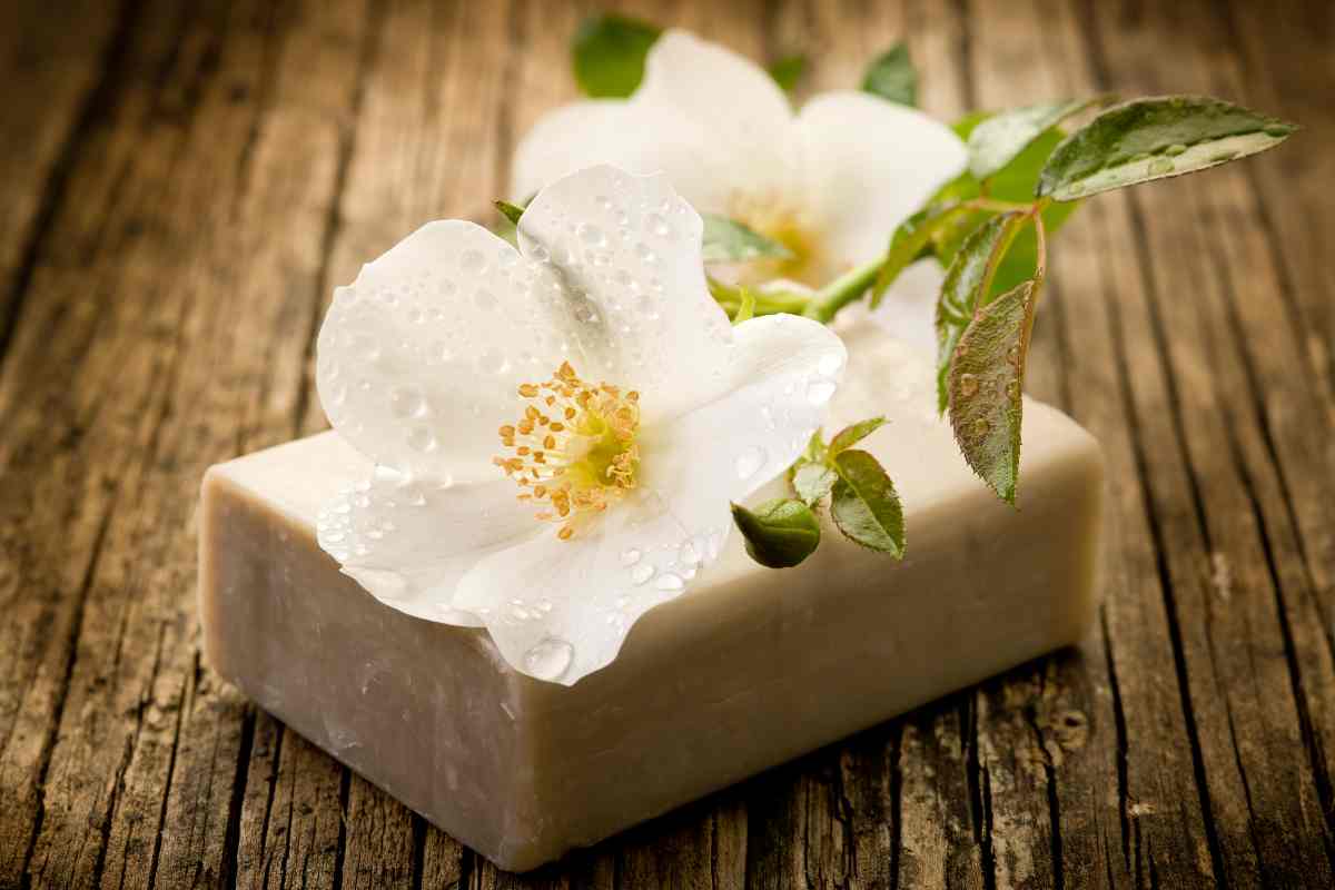 Sapone fai-da-te con i fiori: ecco come farlo