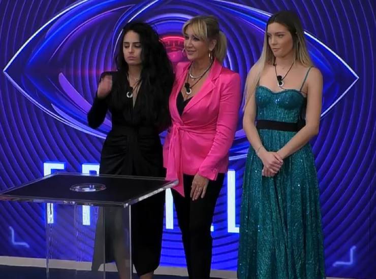 Grande Fratello Perla Vatiero, Simona Tagli e Anita Olivieri nominate